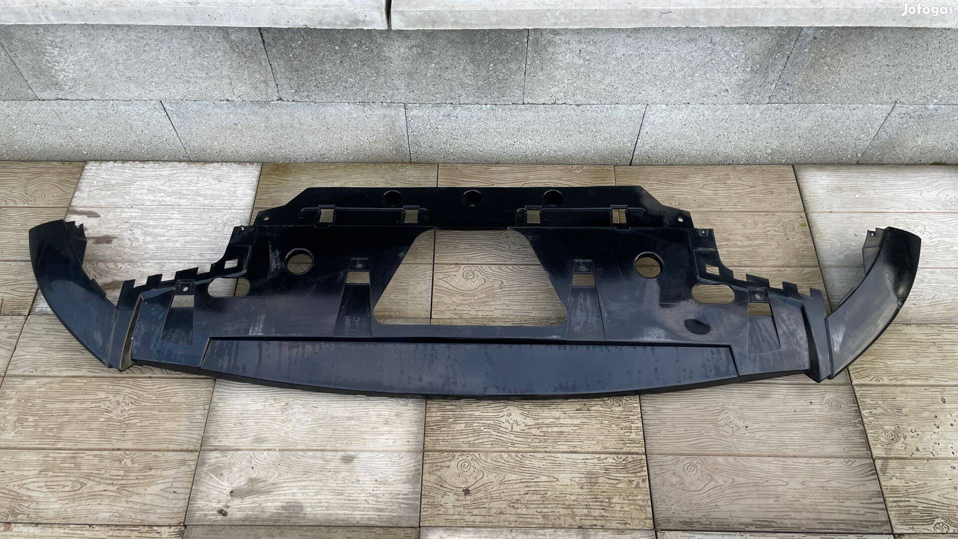 Land Range Rover Velar első lökhárító koptató J8A2-17F775-BB