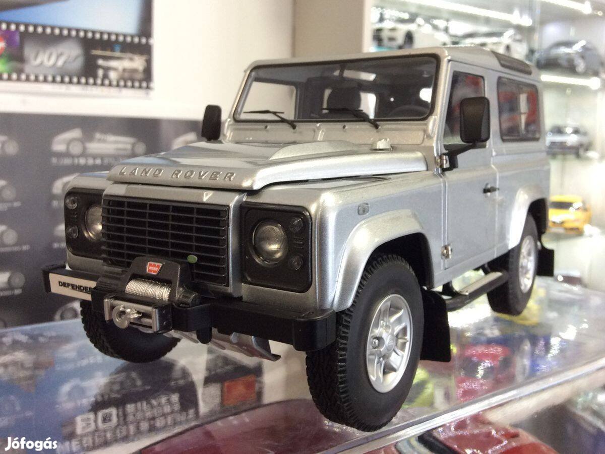 Land Rover Defender 90 2007 1:18 Kyosho 08901Is