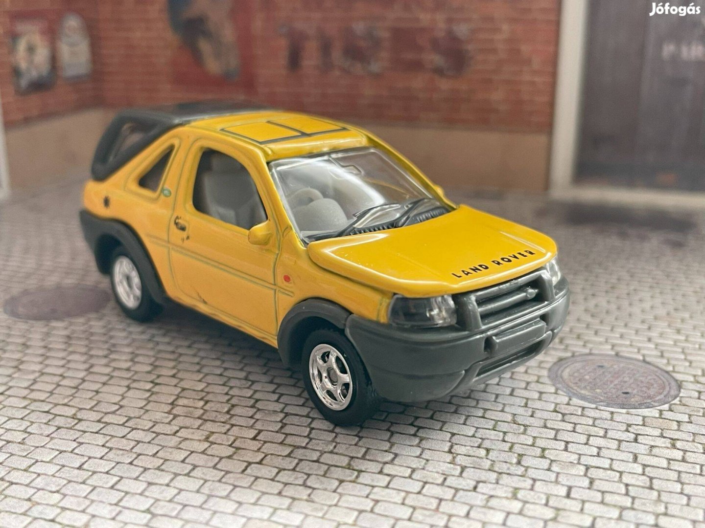 Land Rover Freelander modell autó - Welly 1:64 méret