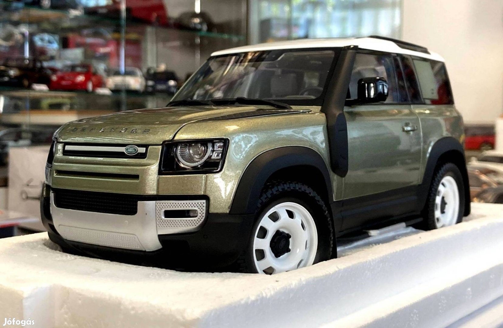 Land Rover New Defender 90 With Roof Pack 2020 1:18 1/18 Almost Real
