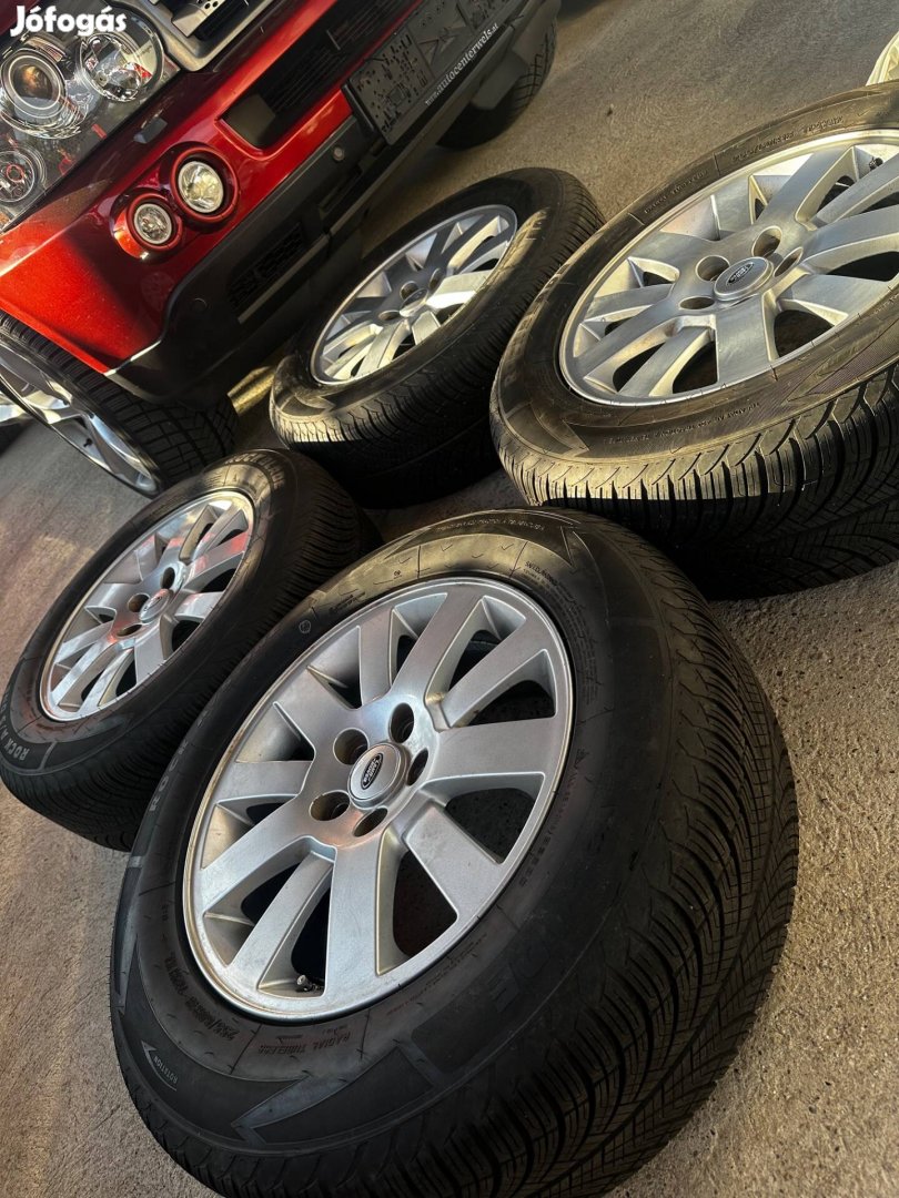Land Rover gyári 18-as alufelni téli gumival