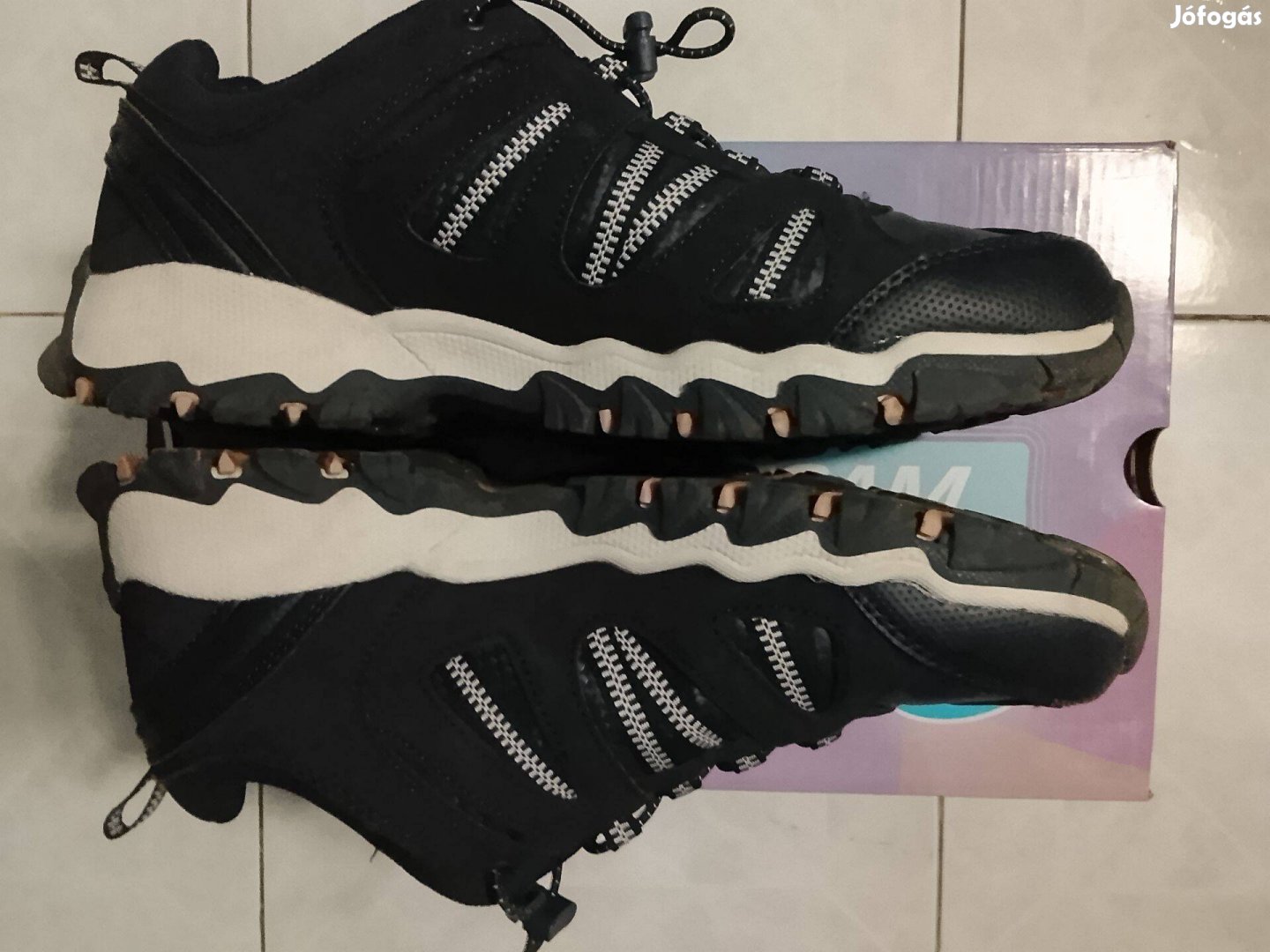 Landrover kék női sportcipő 39-es méretben keresi gazdáját