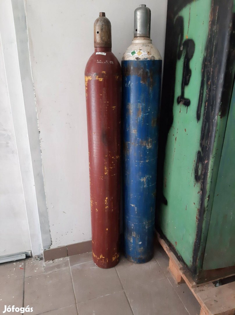 Lánghegesztéshez szükséges palackok gáz-oxigén