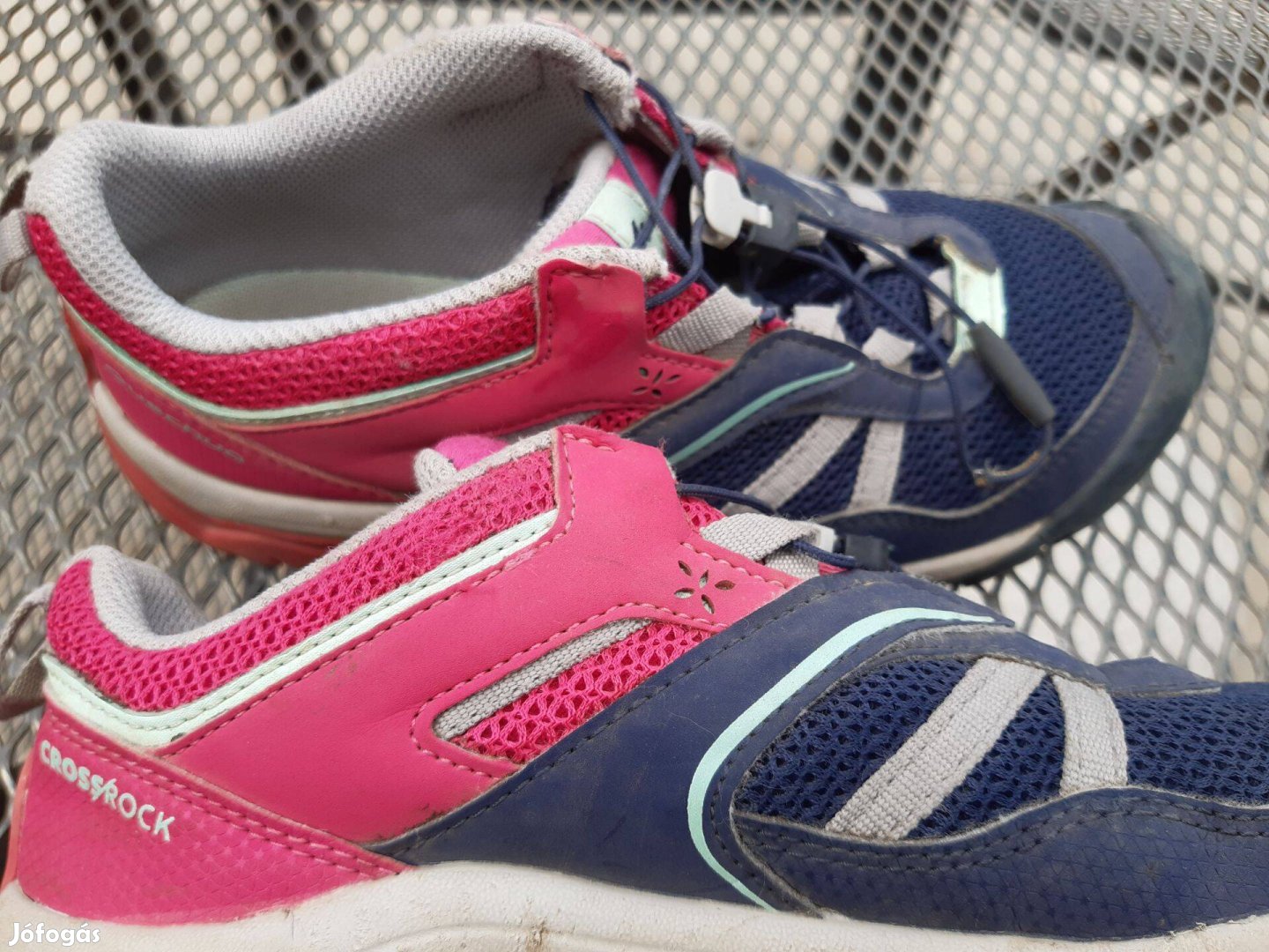 Lány Crossrock 35-ös túracipő, bth 22cm