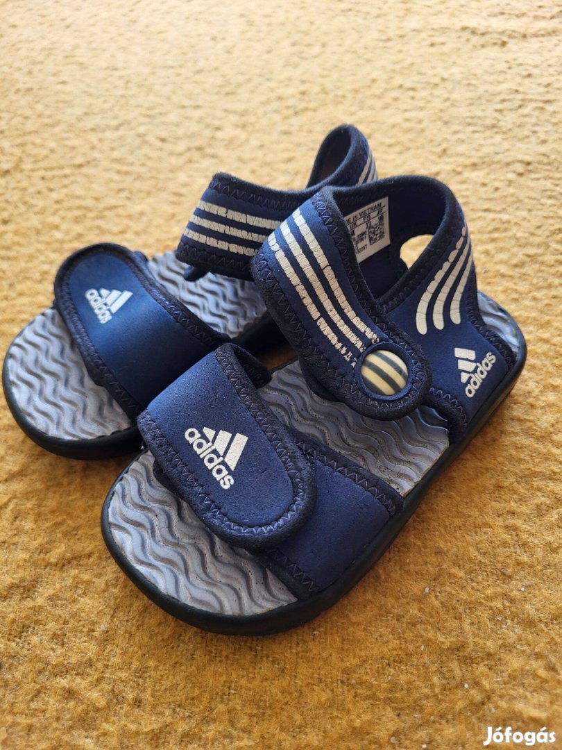 Lány / fiú-Adidas szandál-23-as