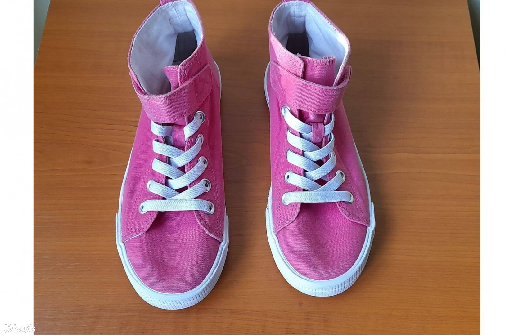 Lány tornacipő, 31-es, sportcipő, váltó cipő, iskolai cipő,