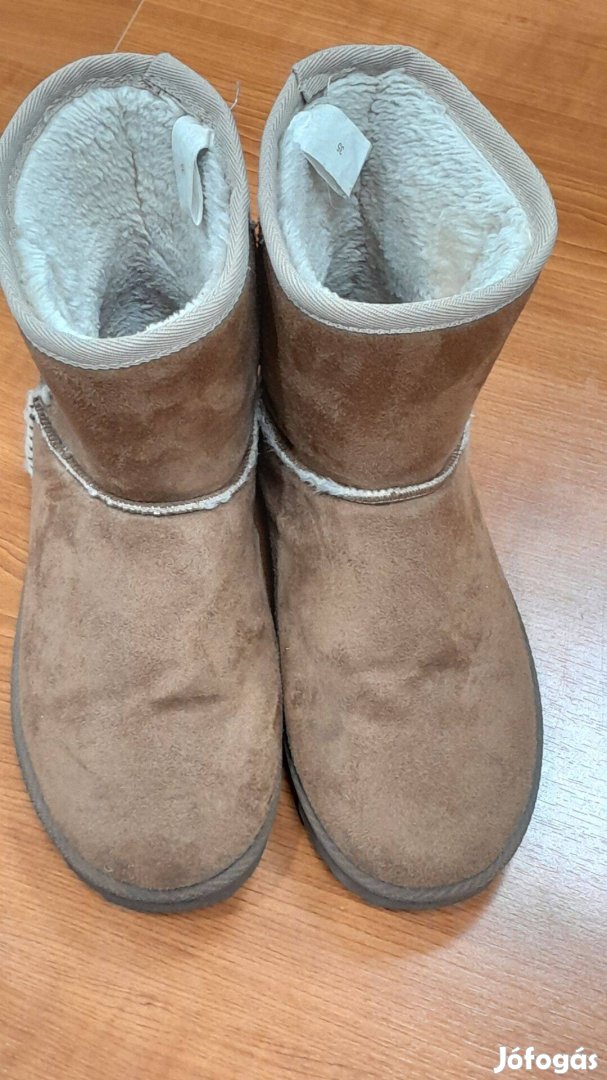 Lány velúr, belül bundás csizma 35 mérte