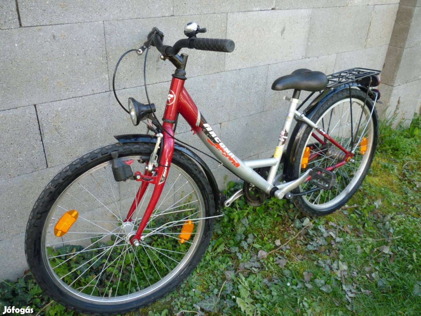Lányka 24-es kerékpár eladó