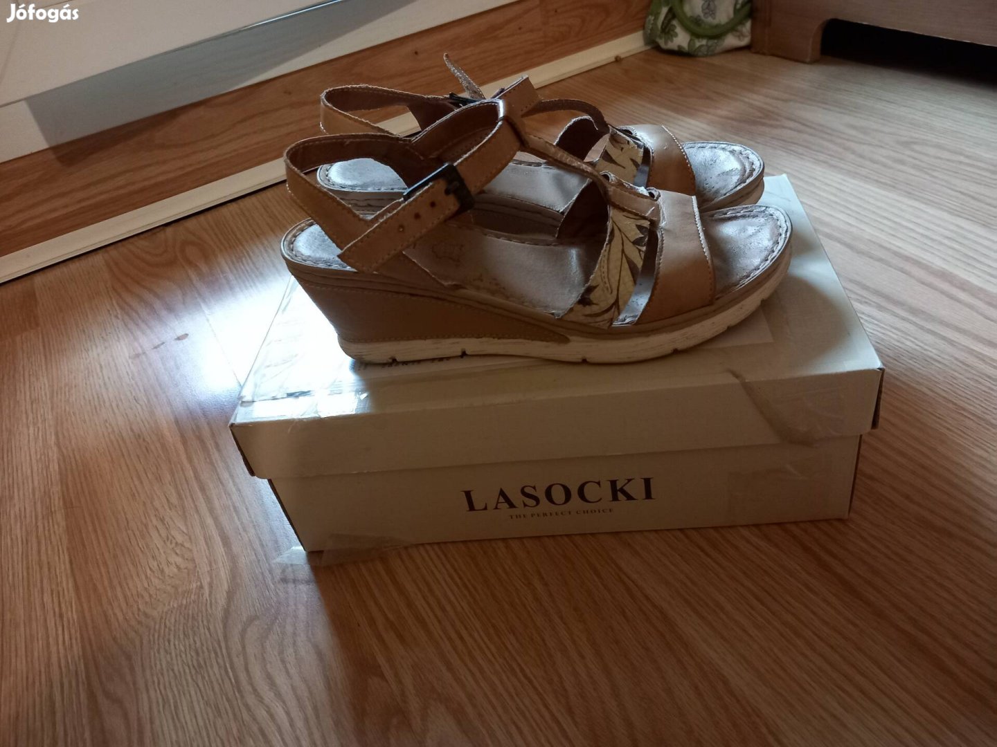 Lapocka bőr szandál 379