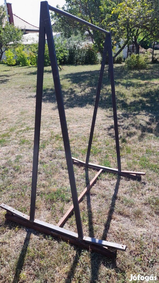 Laptermék szállító állvány