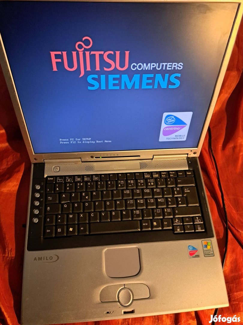 Laptop/Fujitsu Siemens/használt, kiválóan működik. a dupla táska +5000