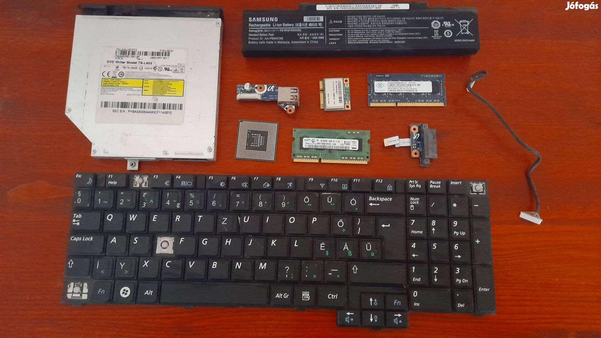 Laptop alkatrész csomag bontásból egy csomagban keyboard chip ram stb