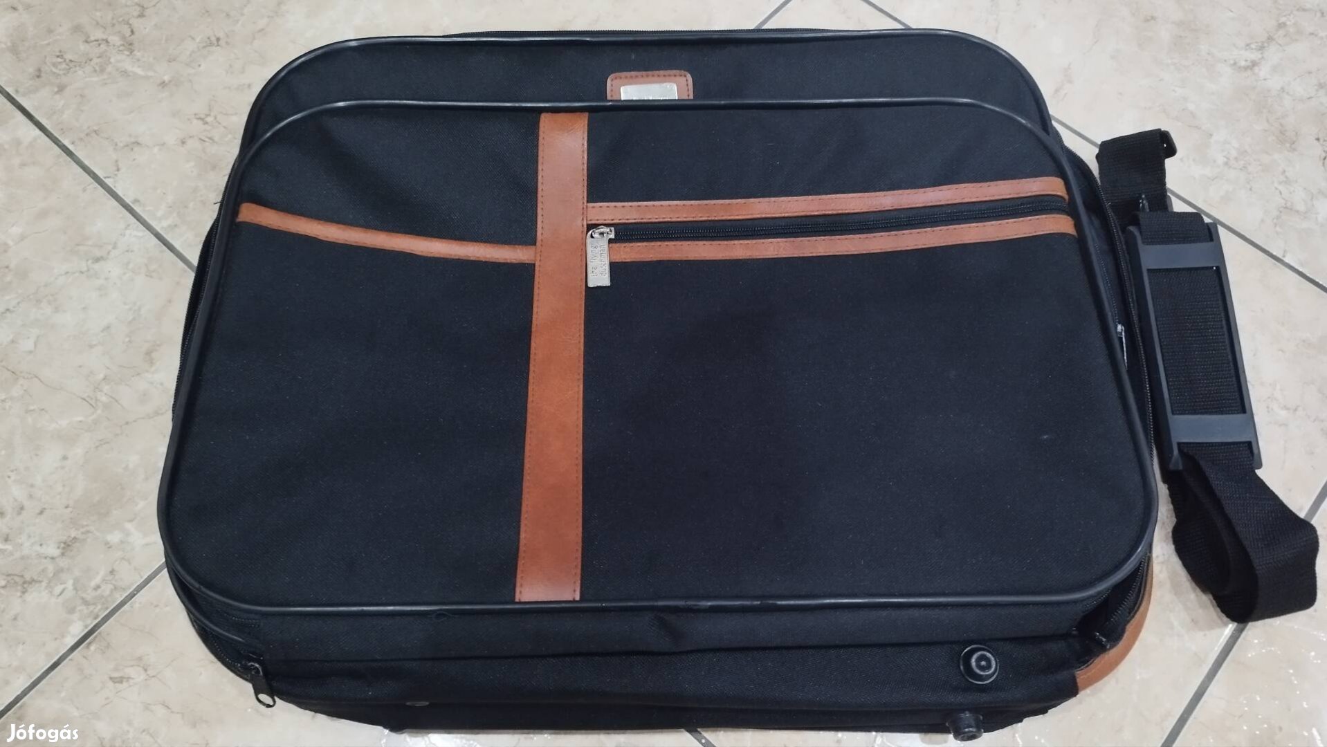 Laptop táska 17-18"