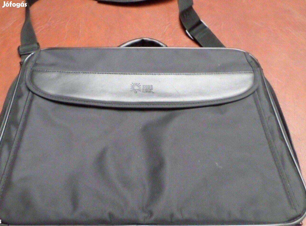 Laptop táska fekete féláron