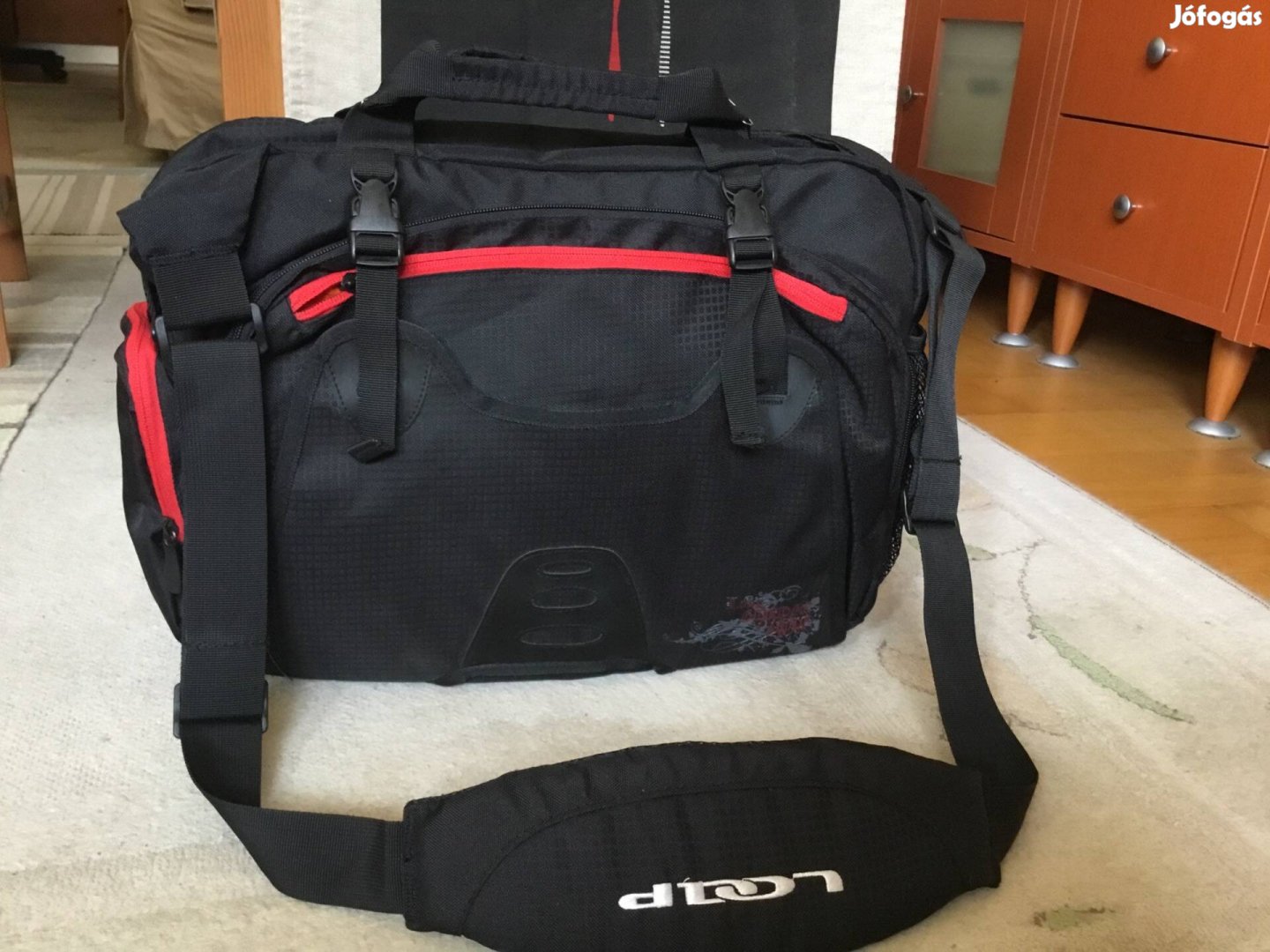 Laptop táska sok funkcióval párnázott vállpánttal hibátlan állapotban!