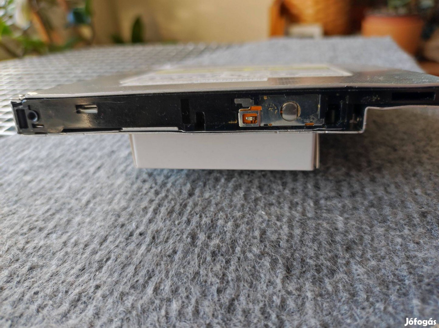 Laptopba optikai meghajtó