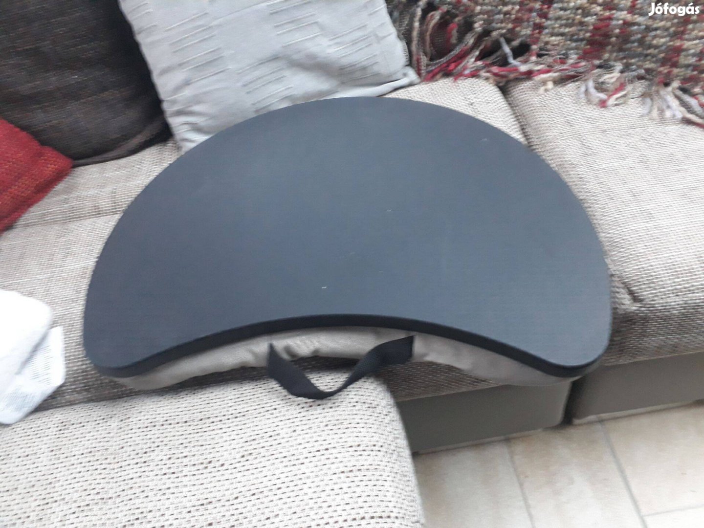 Laptoptartó, IKEA párna