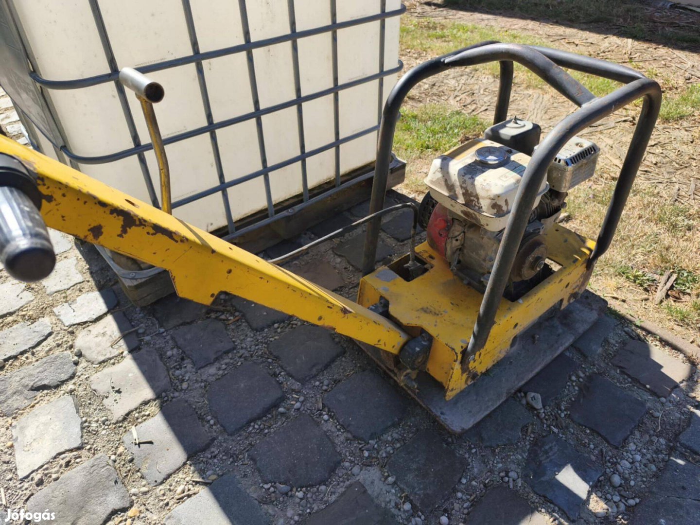 Lapvibrátor (irányváltós)