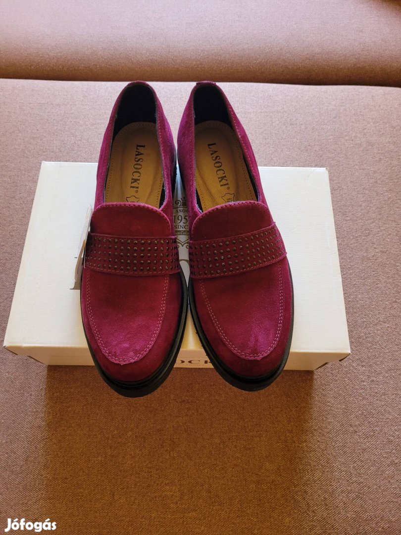 Lasocki 37-es női cipők eladóak. Teljesen új mindkettő