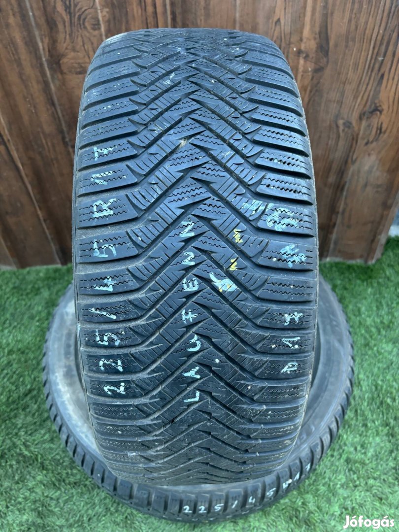 Laufen 225/45R17 6-7mm 2017-es Téligumi 2db #336