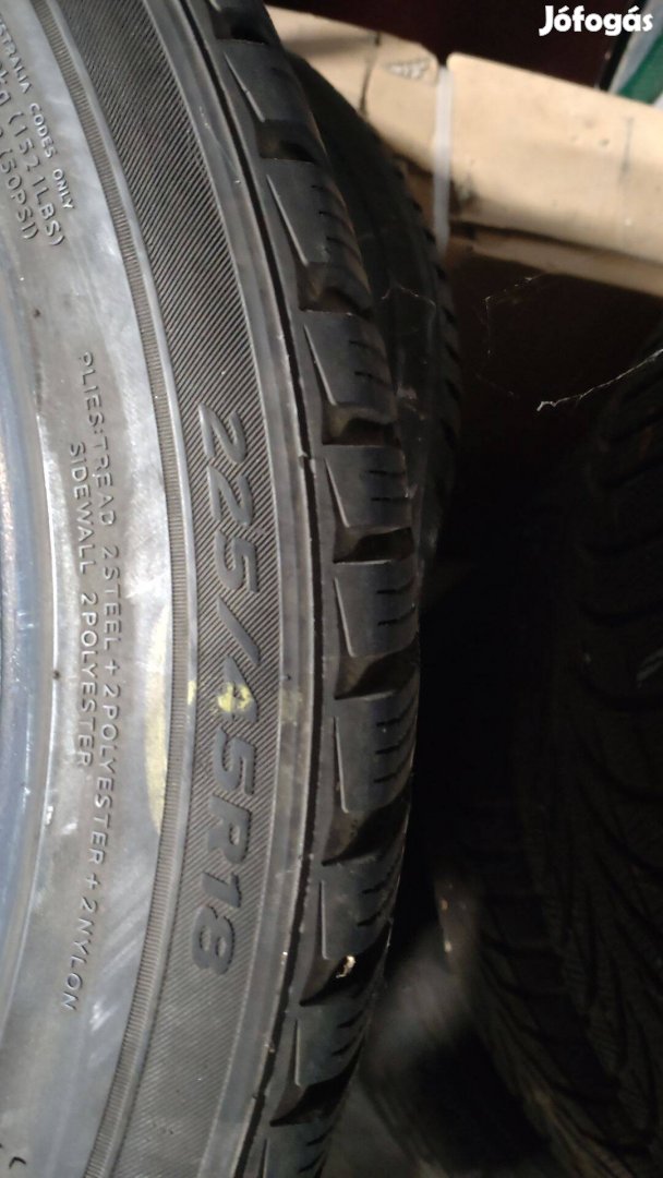 Laufenn 225/45R18 használt téli gimiabroncs (4db)