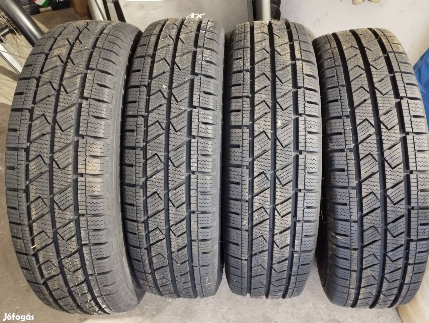 Laufenn Fit Van 205/75 R16 C Új téli gumiabroncs garnitúra