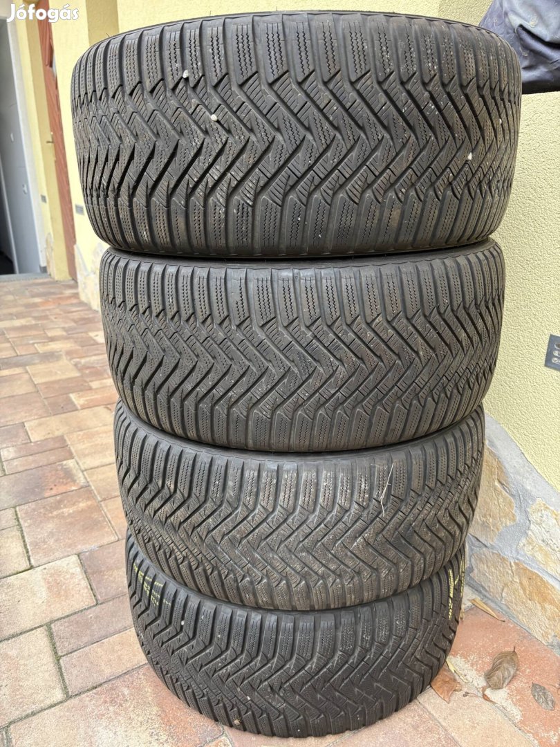 Laufenn téli gumi 245/40R18