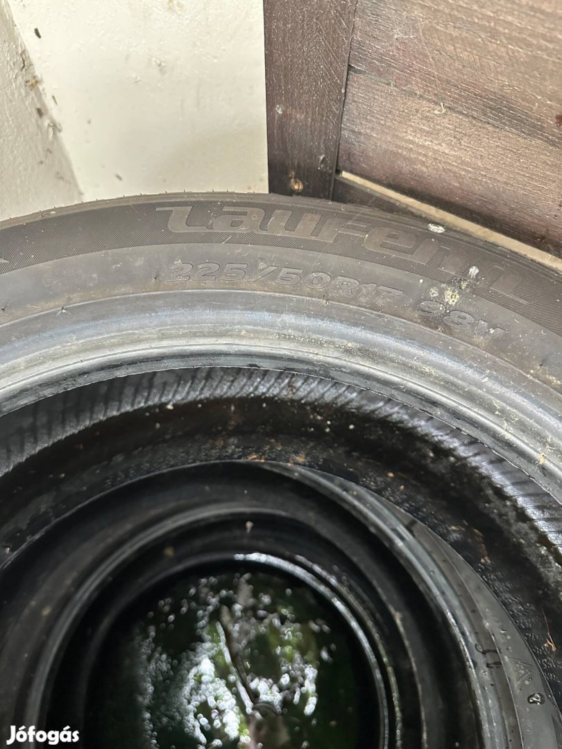 Laufenn téli gumiszett 225/50R17