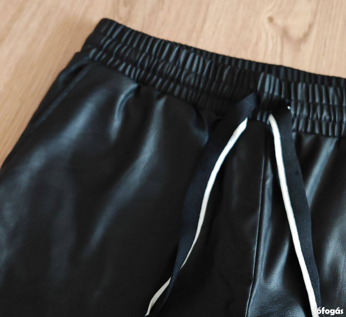 Laura Torelli női bőrhatású nadrág L