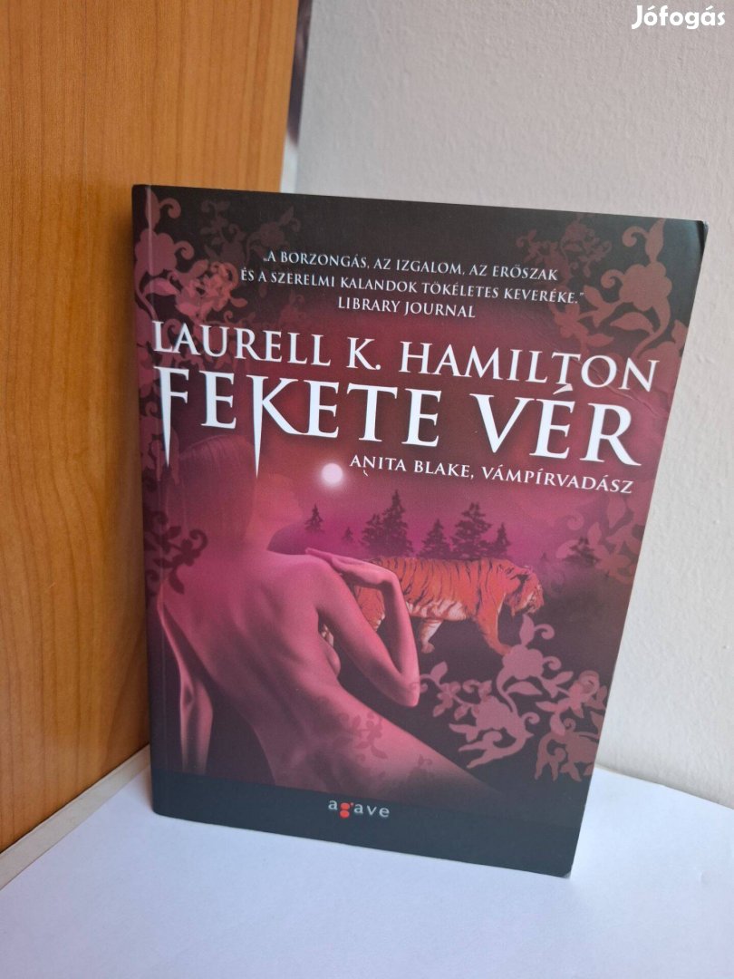 Laurell K. Hamilton: Fekete vér