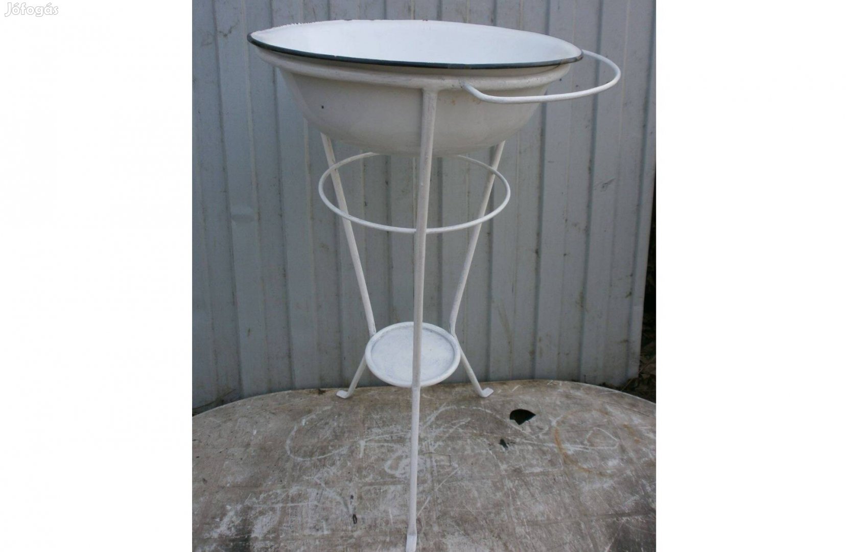 Lavórtartó állvány használt lavórral