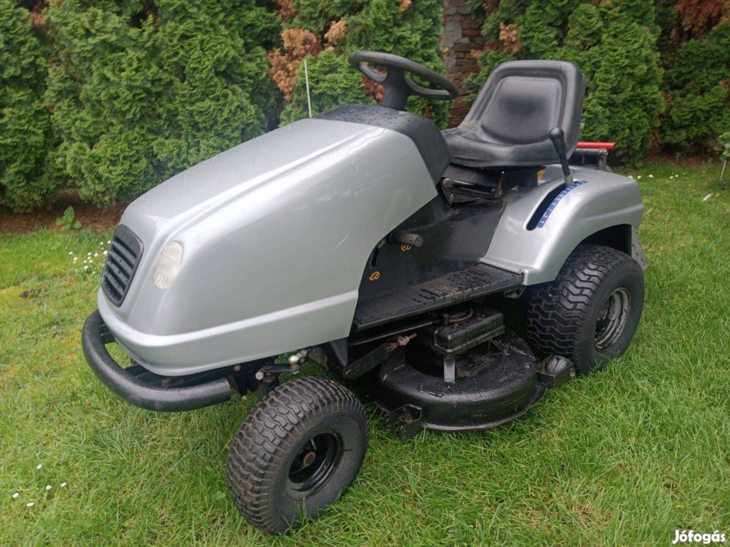 Lawn Boss 15,5 HP fűnyíró traktor Fűnyírótraktor