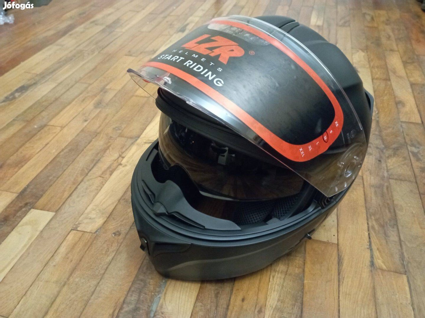 Lazer M-es felnyitható bukósisak