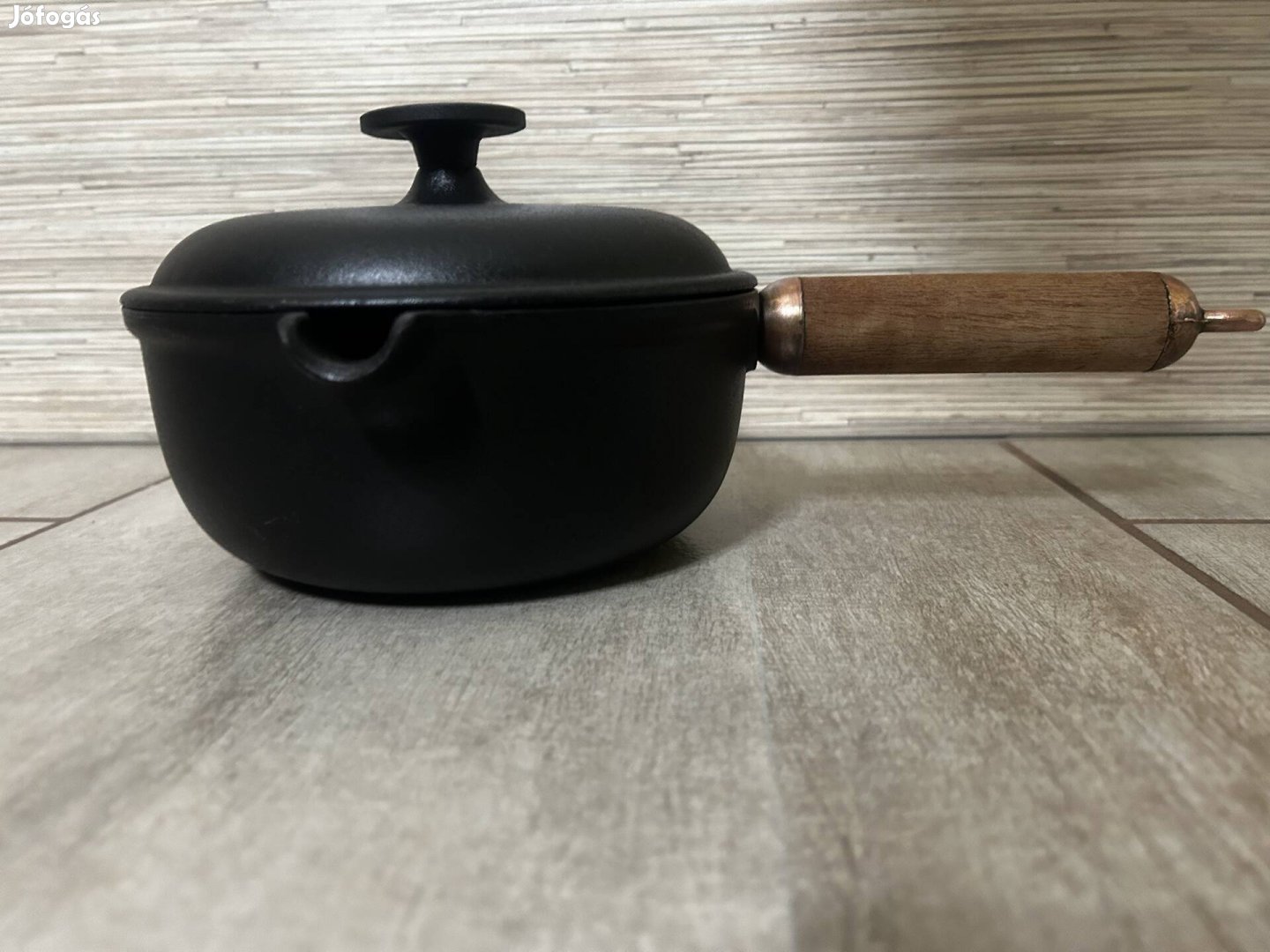 Le Creuset indukciós öntöttvas nyeles edény serpenyő