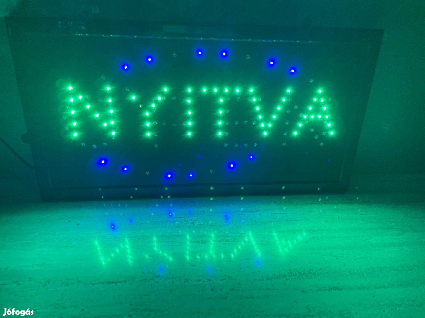 Led Nyitva, zárva tábla hibátlan