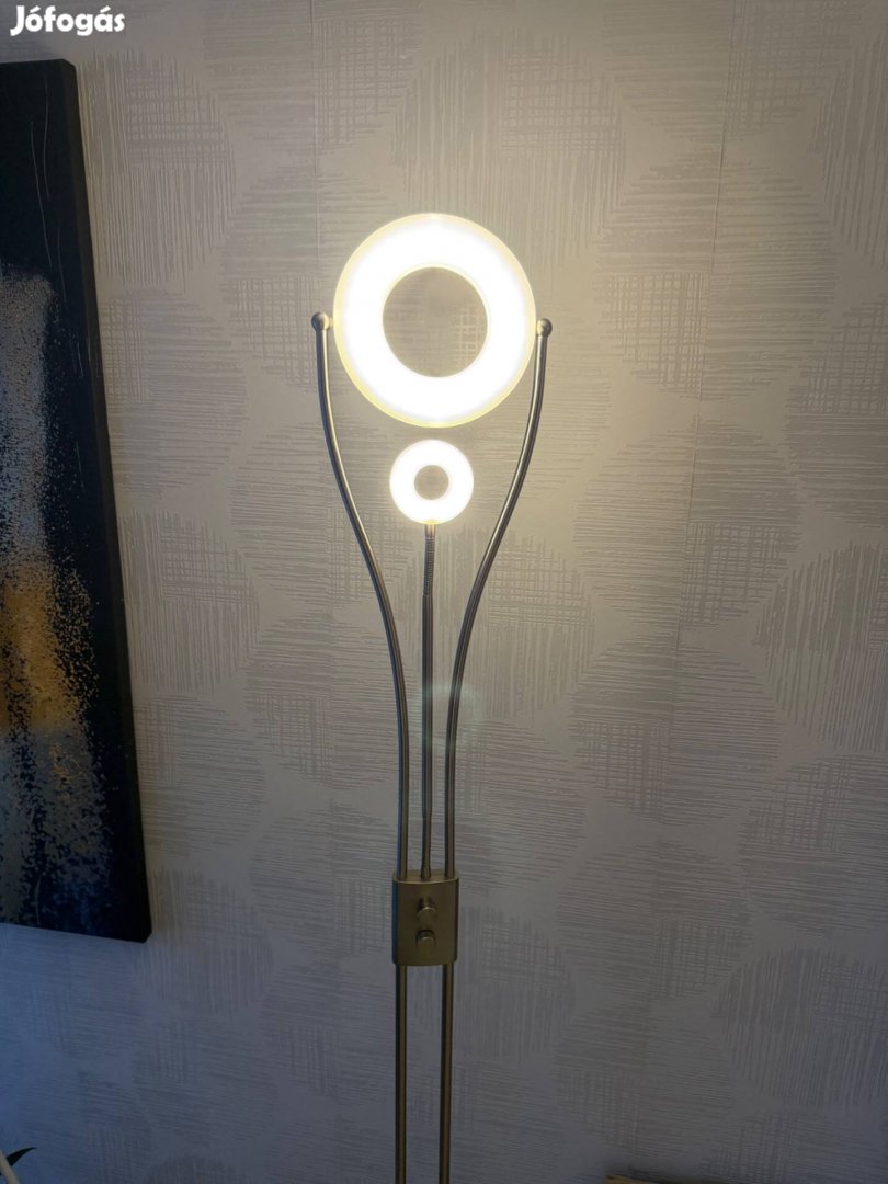 Led-es állólámpa szabályozható fényerővel