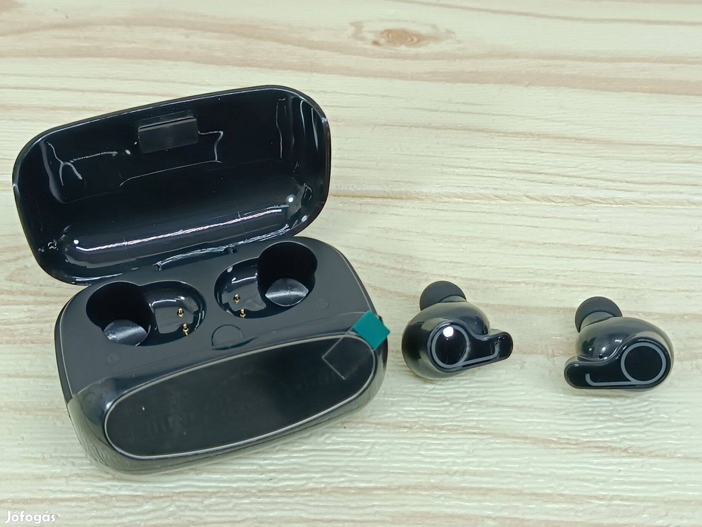 Led kijelzős, Power bank tárolóban, TWS M32 Mini Bluetooth