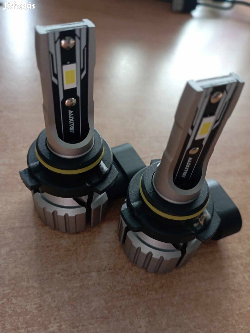 Led szett HB4 foglalattal autóba való eladók !