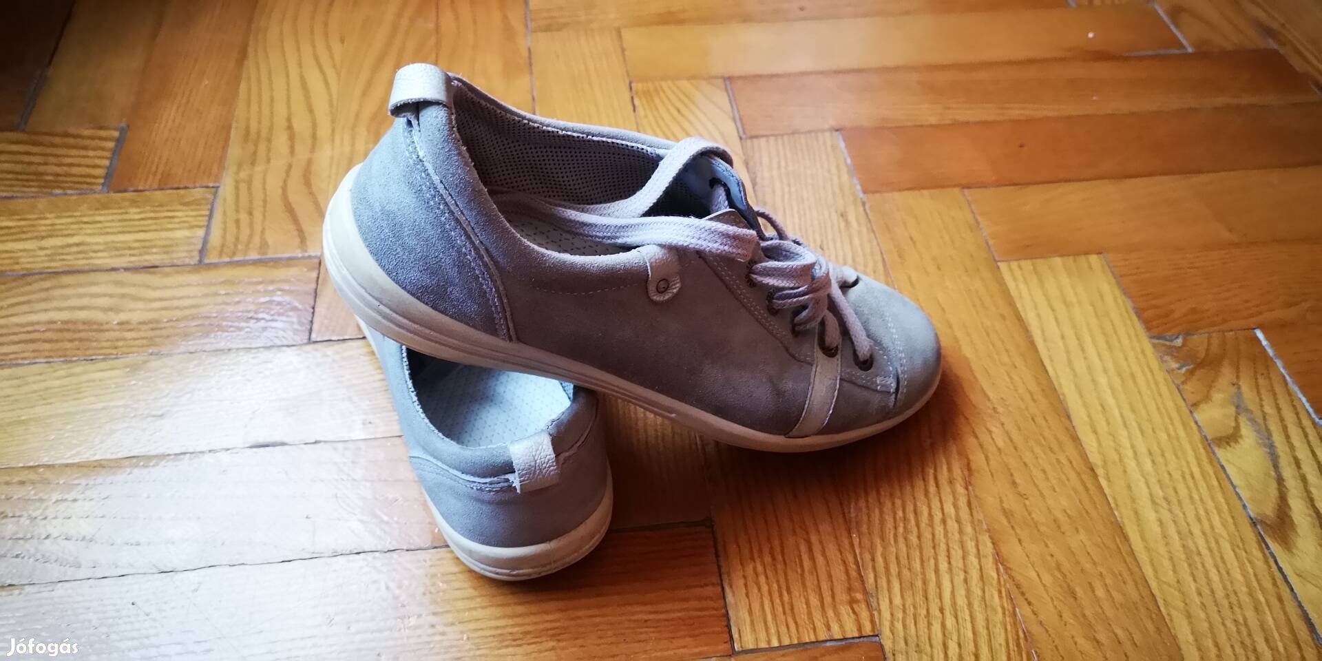 Legero fűzős, könnyű bőrcipő - 39