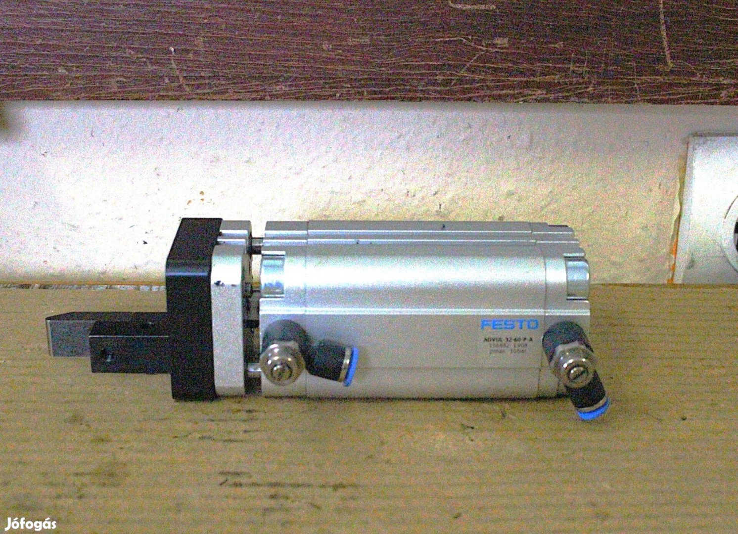 Léghenger pneumatikus munkahenger vezetett Festo ( 7140 )