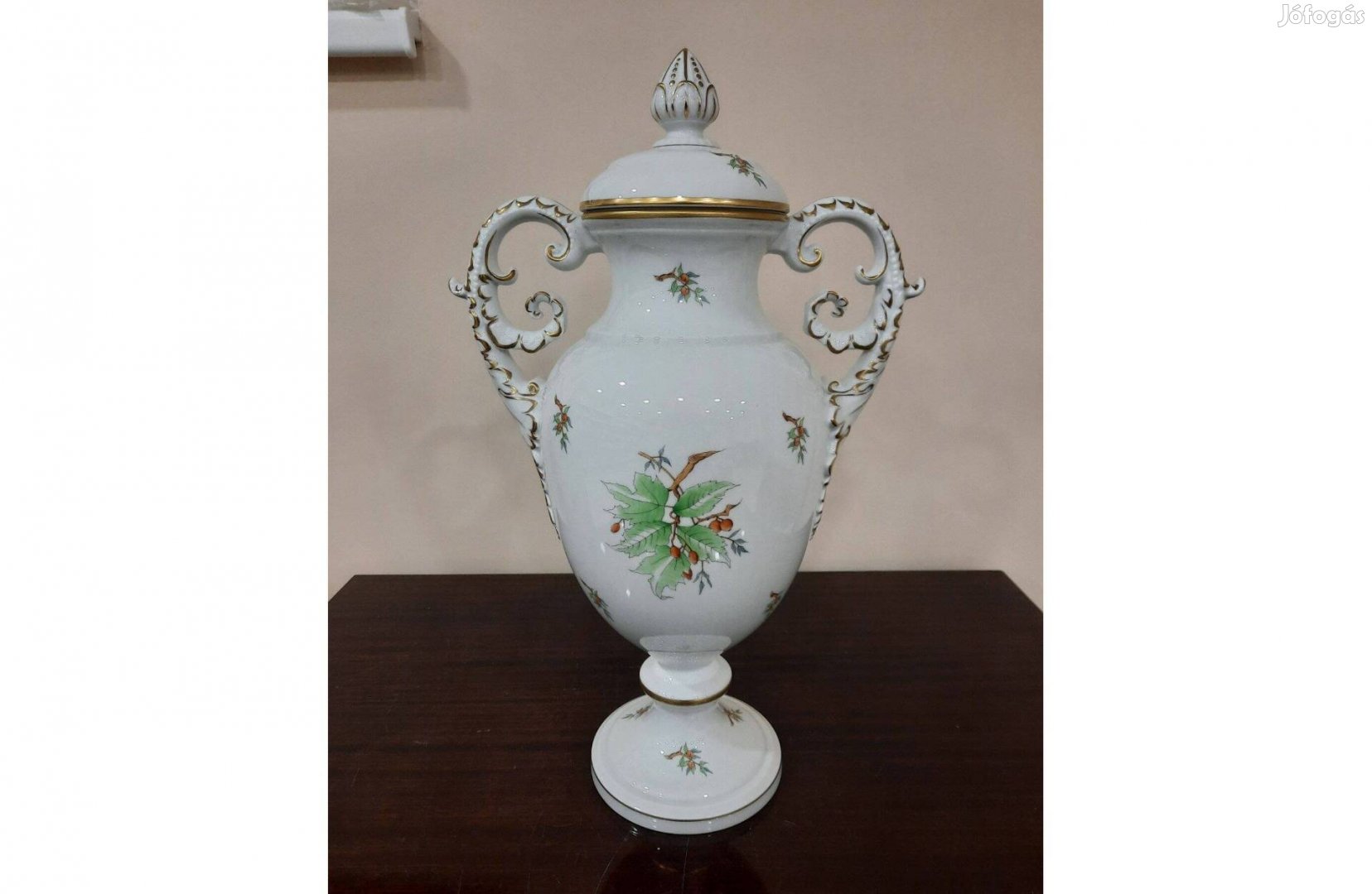 Legnagyobb Herendi hecsedli, csipkebogyó mintás serleg dísz