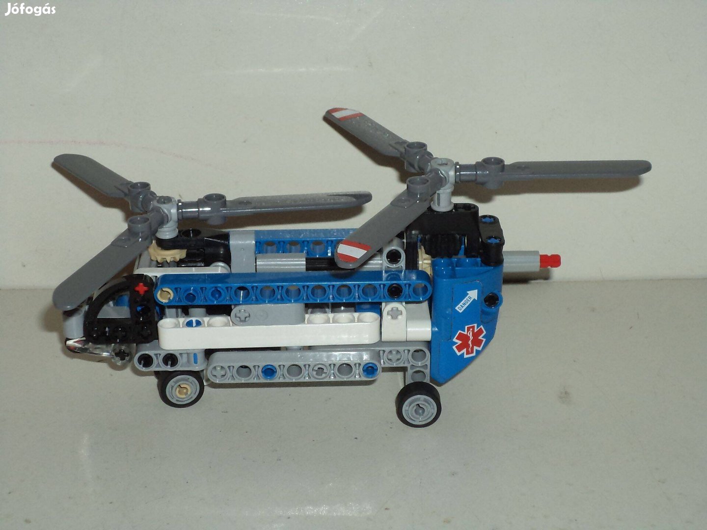 Lego 42020 Twin-rotor Helicopter, Technic