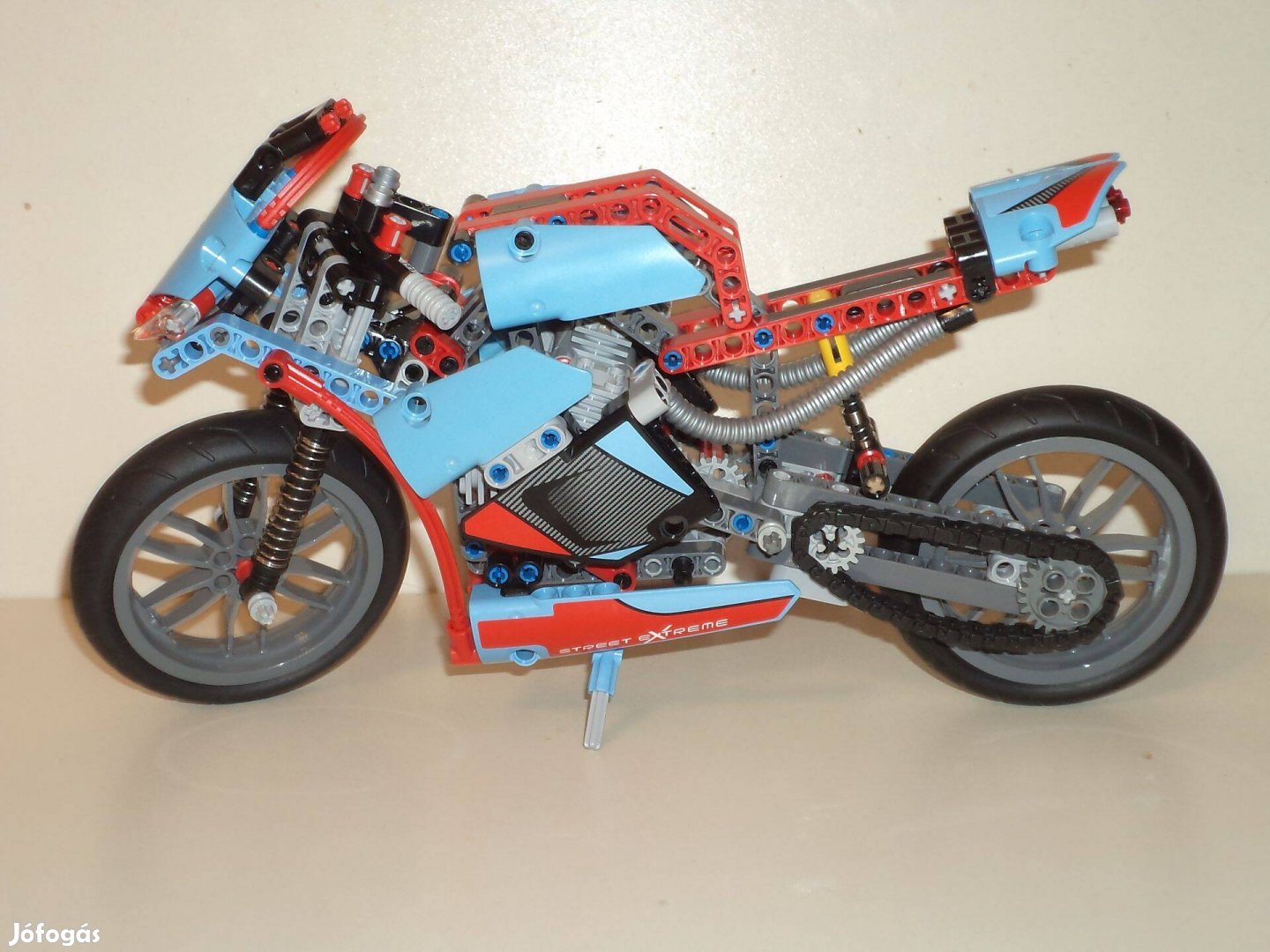 Lego 42036 Utcai motorkerékpár, Technic