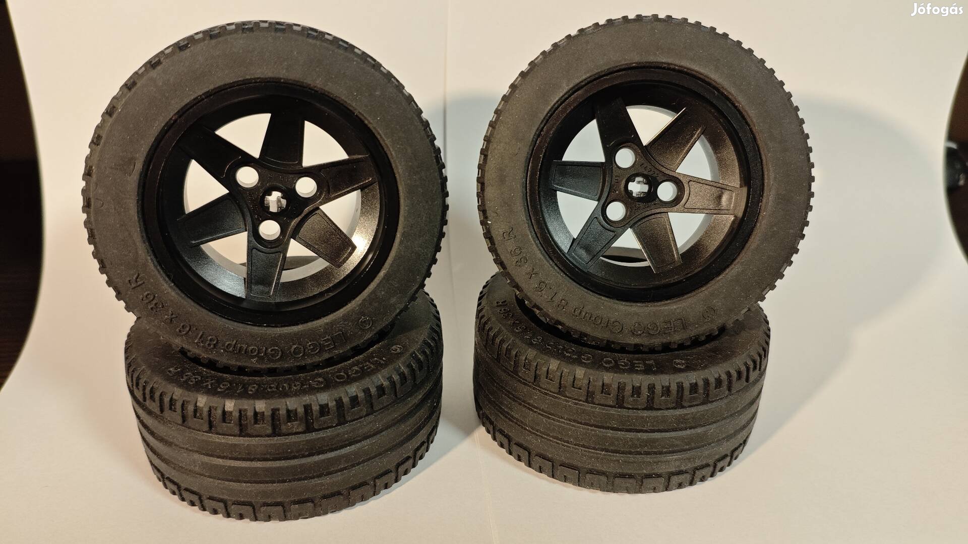 Lego 44772c04 wheel with tire