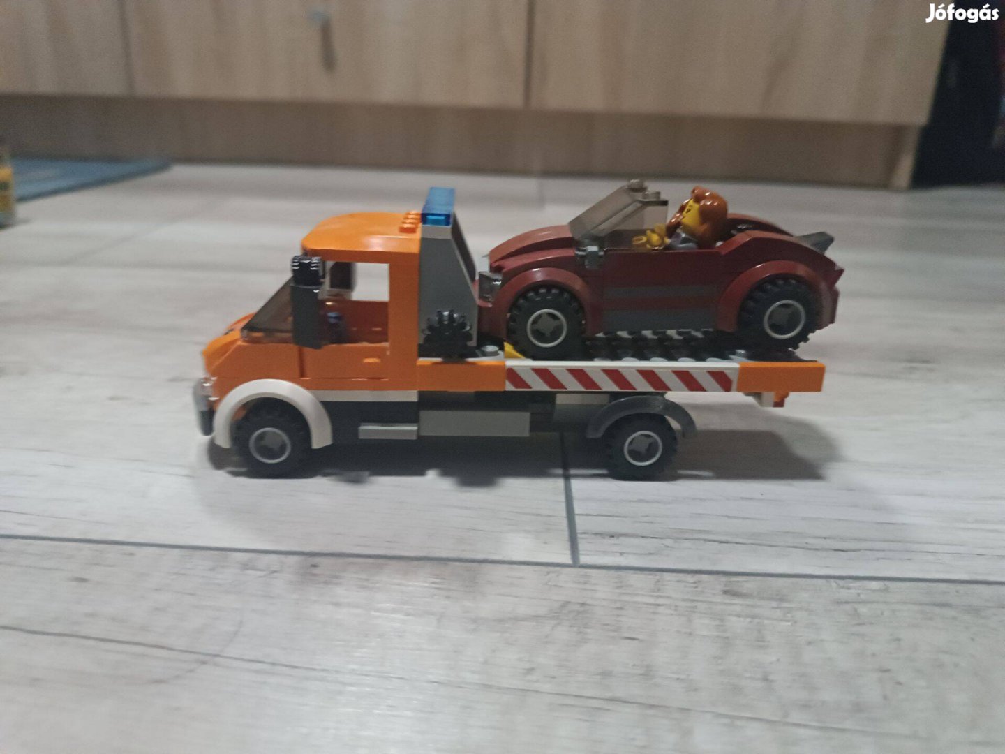 Lego-60017 Lapos platójú teherautó
