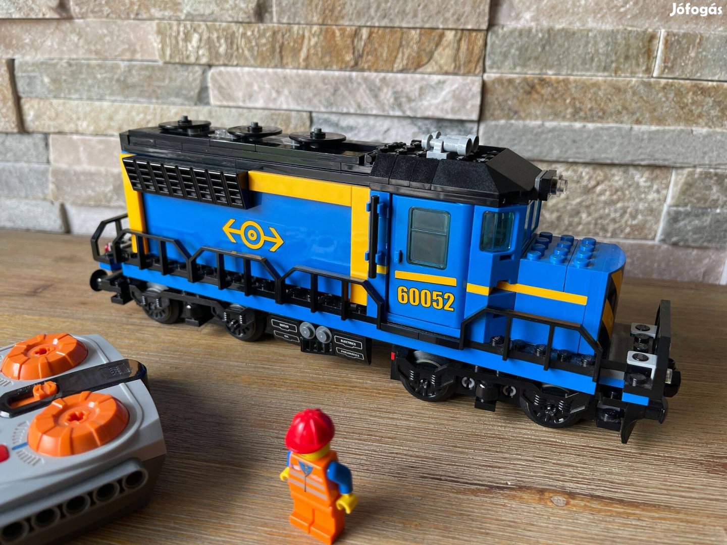 Lego 60052 vonat vasut tehervonat mozdony elektronikaval