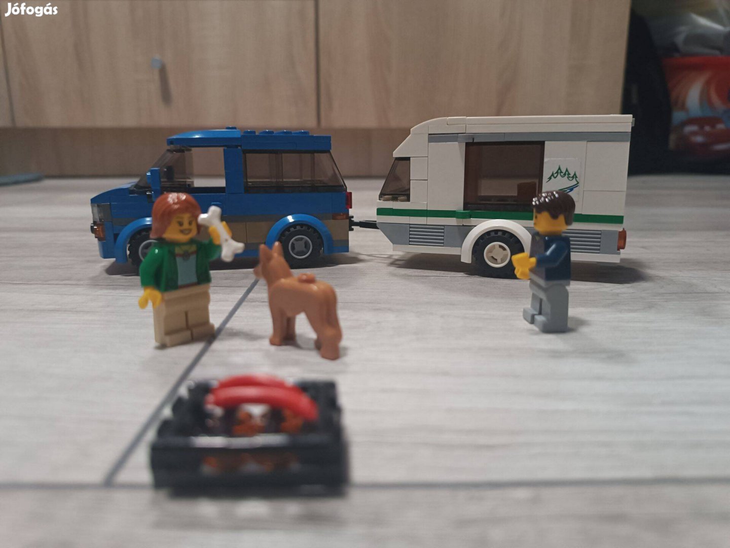 Lego-60117 Furgon és lakókocsi