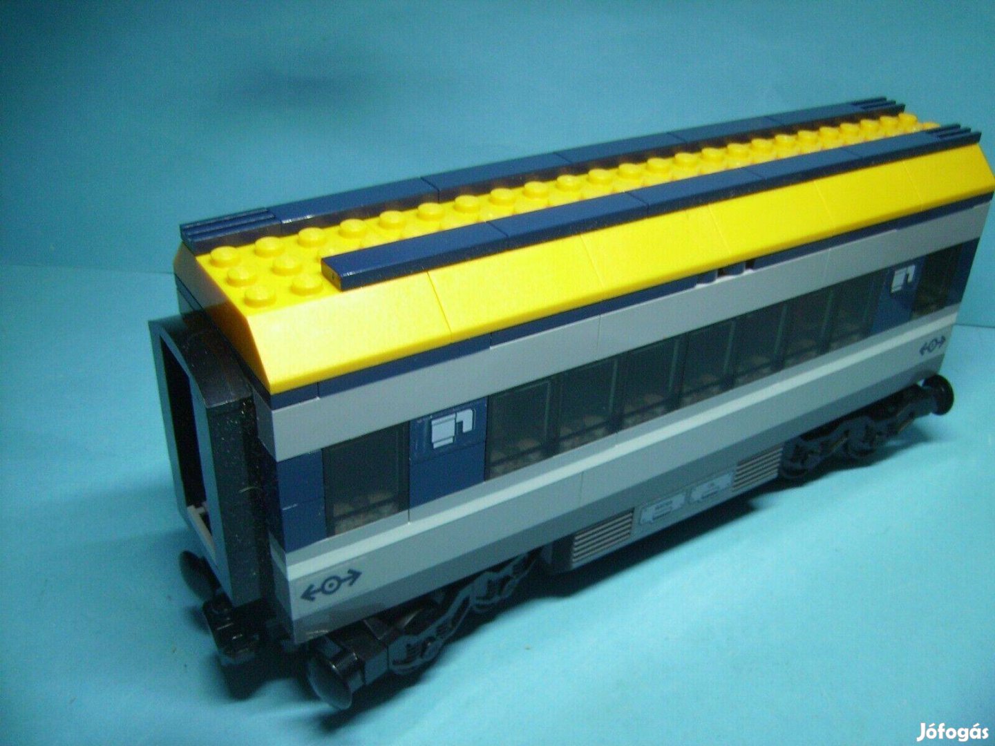 Lego 60197-es szett etkezo vagon Lego szemelyvonat vagon