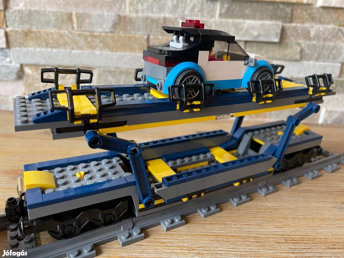 Lego 60336 vonat vasut tehervonat autoszallito vagon + auto + felhajto