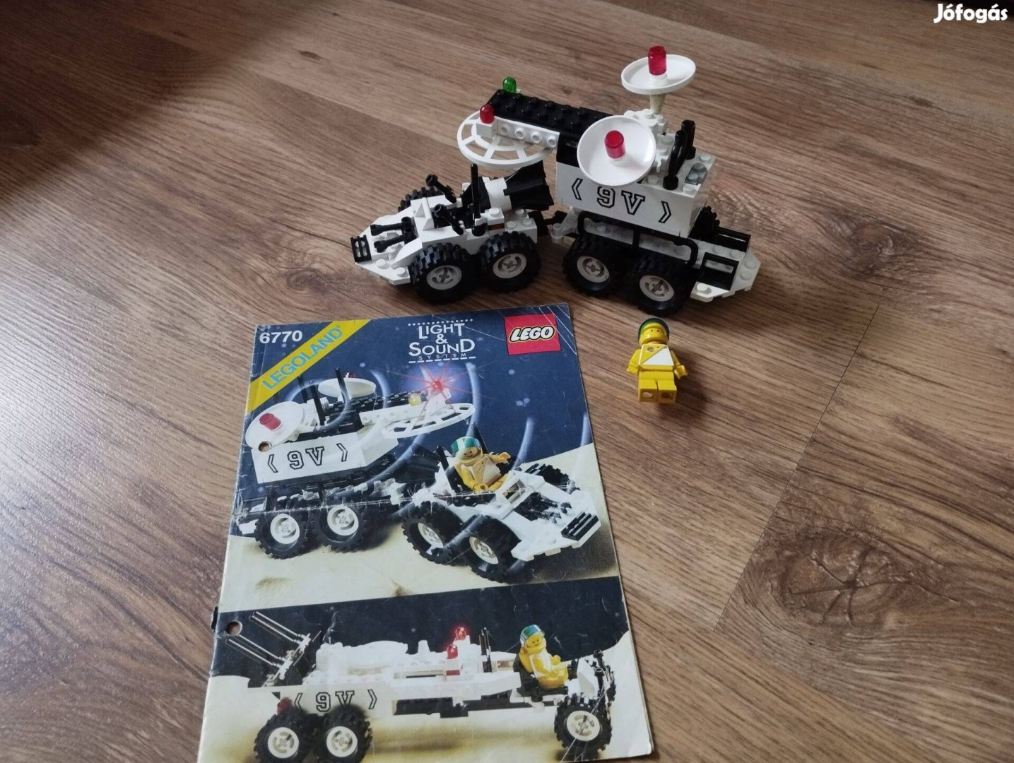 Lego 6770 Lunar Transporter Patroller, leírással